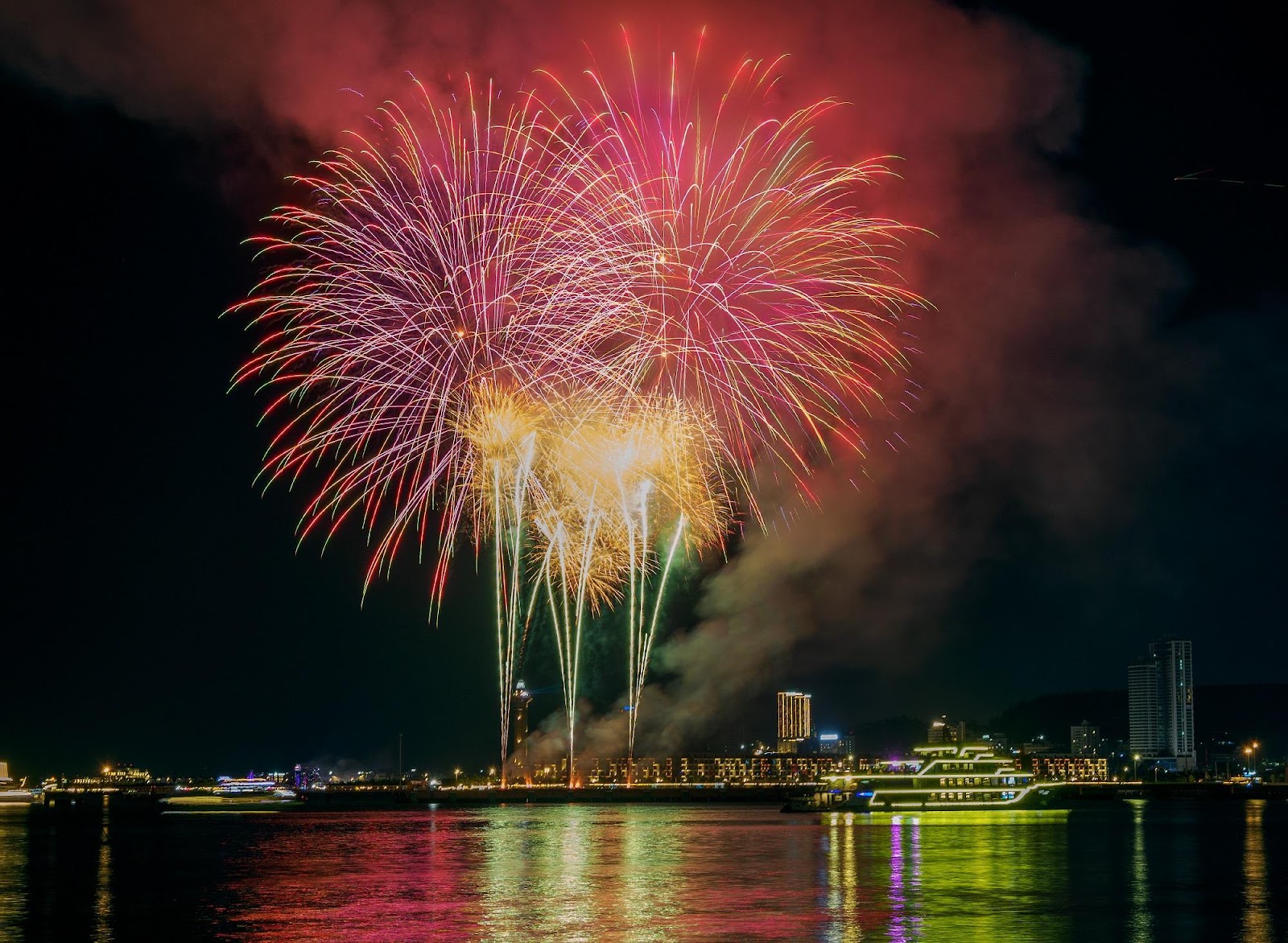 Sự kiện “Tỏa sáng Vịnh kỳ quan” dự kiến kéo dài đến hết 2/9/2025.