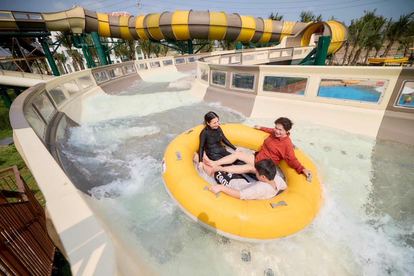  Công viên có 40 đường trượt đa dạng và 14 tổ hợp trò chơi hiện đại