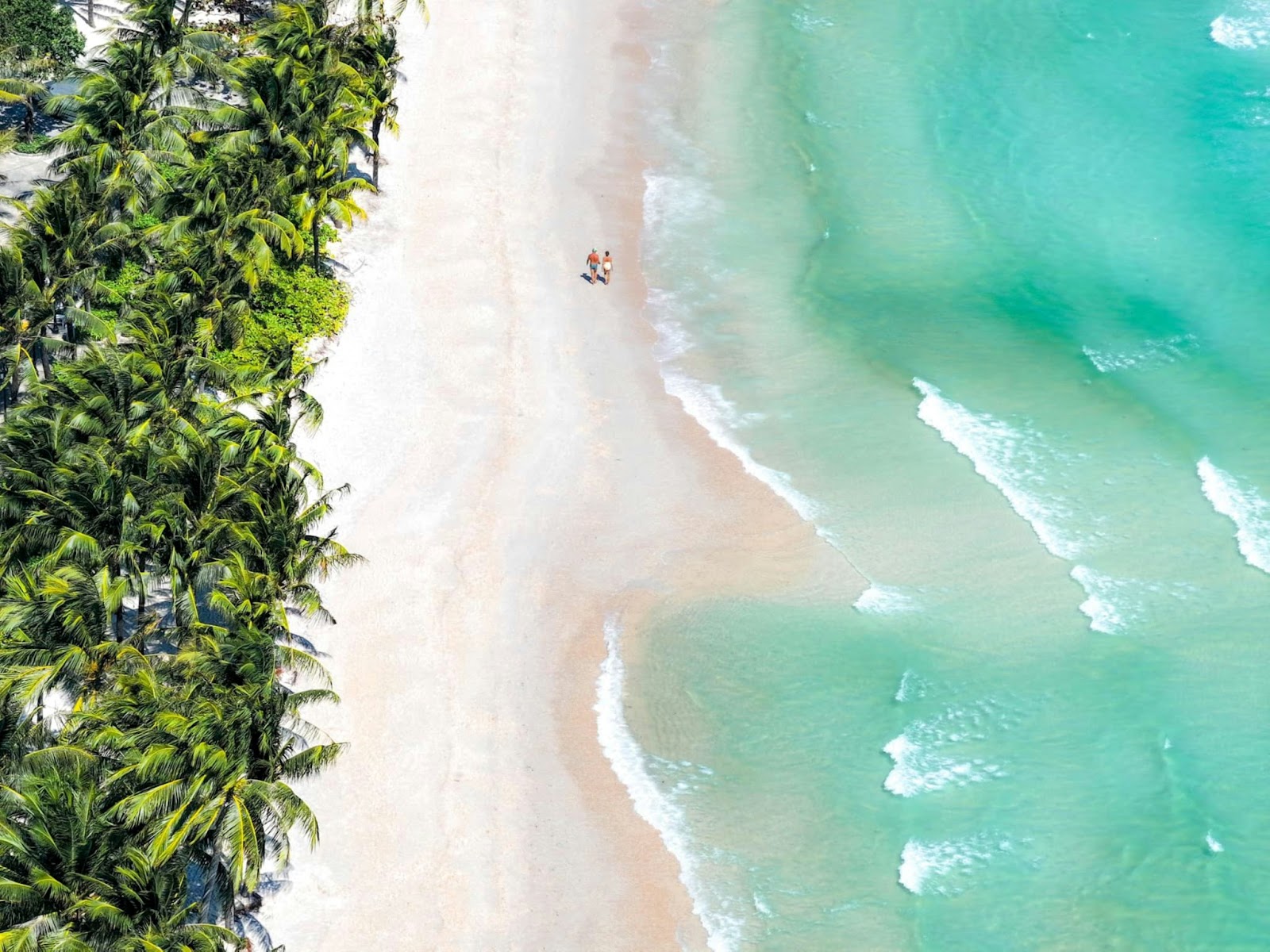 Phú Quốc sở hữu những bãi biển đẹp nhất hành tinh, tiêu biểu như Bãi Kem.