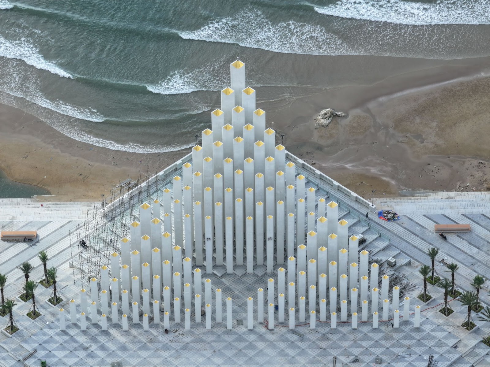  Tháp Tam Thắng và Tượng đài “Giọt nước” là những biểu tượng nhân văn kiến tạo diện mạo đô thị TP HCM