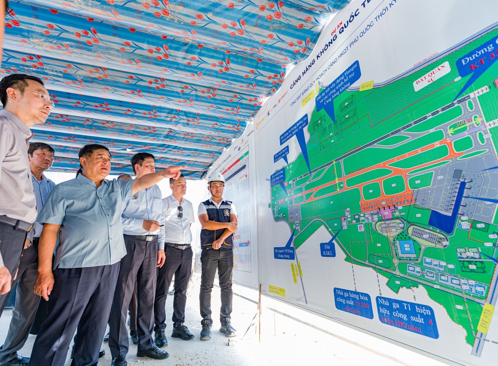 Phó thủ tướng Nguyễn Chí Dũng kiểm tra thực tế dự án phục vụ APEC 2027 tại Phú Quốc.