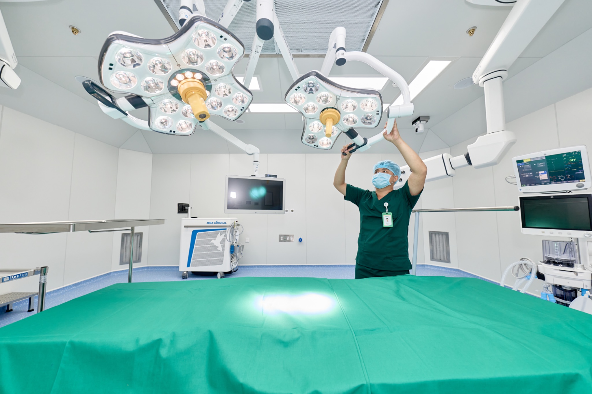  Bệnh viện Mặt Trời Phú Quốc được trang bị nhiều máy móc, thiết bị hiện đại vốn thường chỉ có ở tuyến cuối