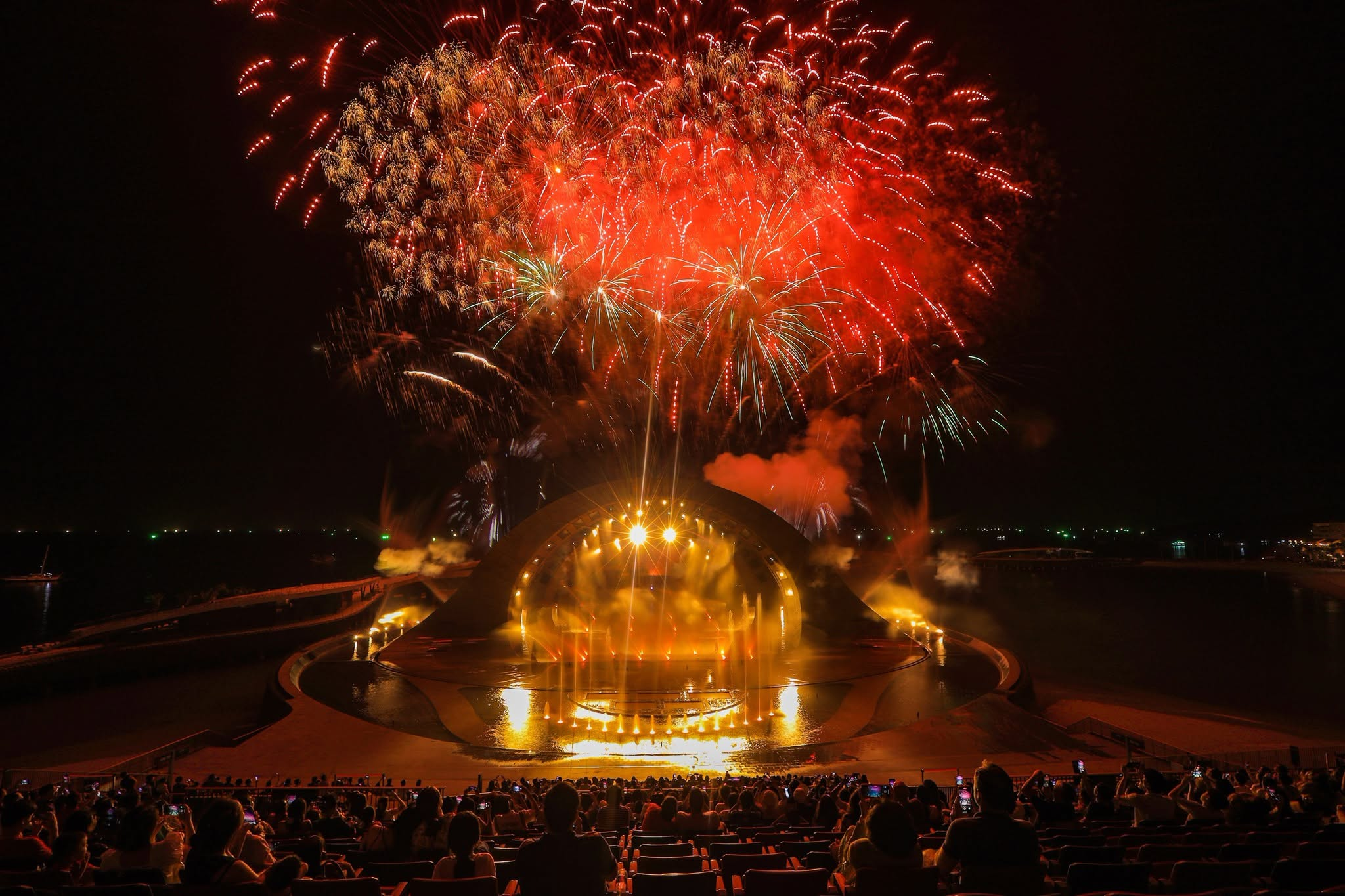  Show diễn Kiss of the Sea