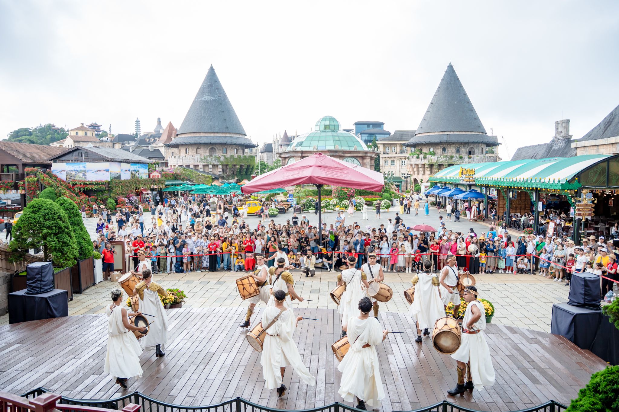  Từ đỉnh núi hoang sơ trở thành điểm đến hạt nhân du lịch, hành trình chạm tới những tầm cao mới vẫn đang tiếp diễn