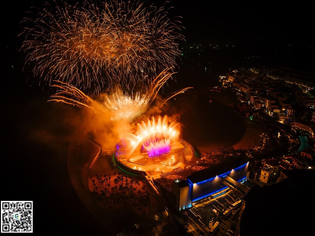 Show diễn Nụ hôn của biển cả - Kiss Of The Sea