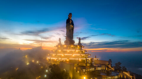 Du khách tìm về núi Bà Đen để tỏ lòng tôn kính Quán Thế Âm Bồ Tát trong tháng 6 Âm lịch 