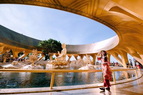 Vía Thần tài, người dân tìm về núi Bà Đen cầu tài lộc